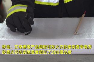 当年卢克肖破门，可把看台英格兰美女球迷高兴坏了？